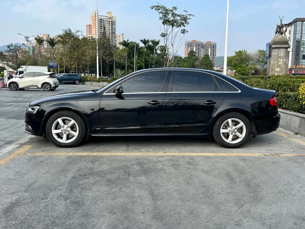 Audi A4L 2013 — фото 4