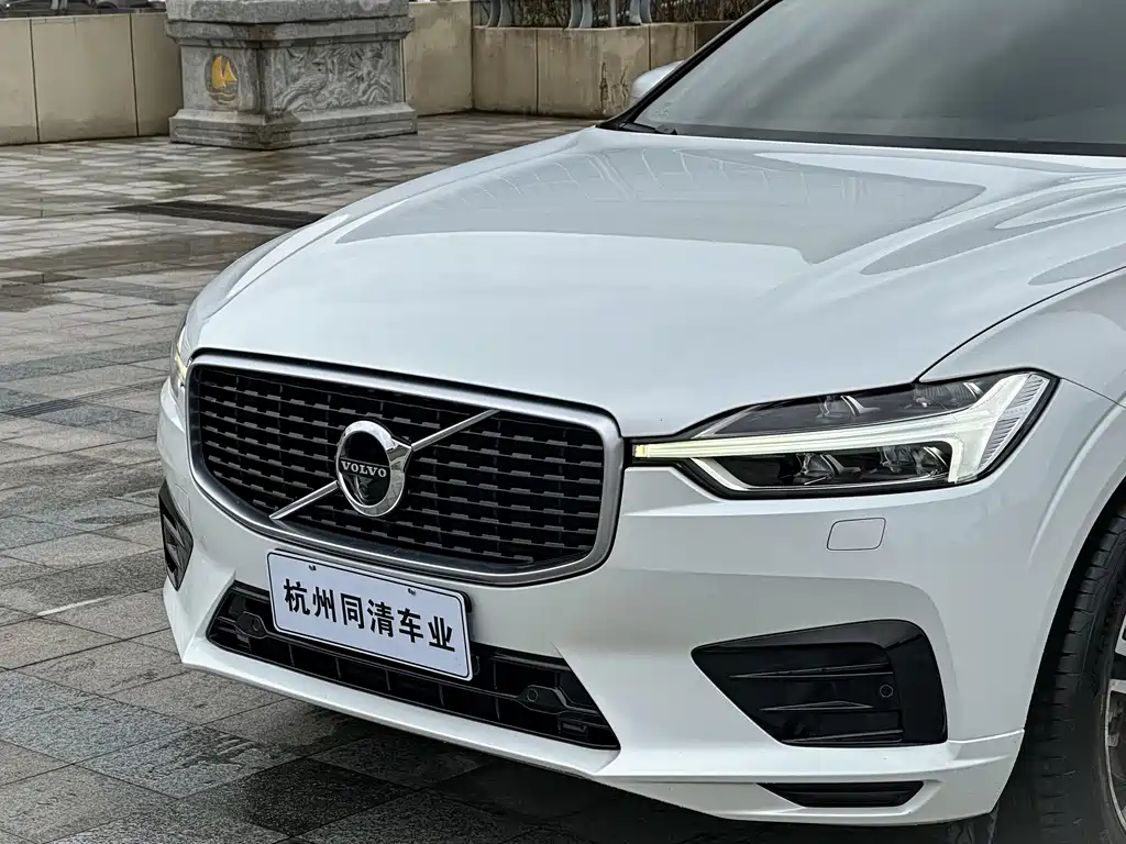Volvo XC60 2019 — фото 28