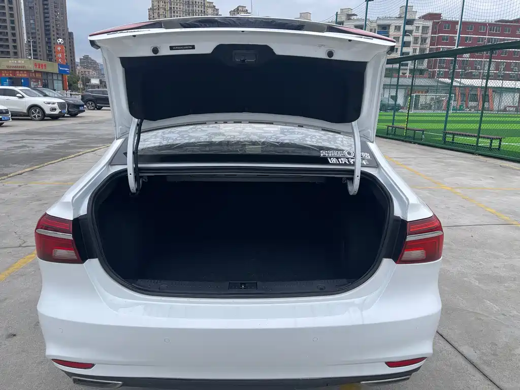 Roewe i6 Classic 2018 — фото 19
