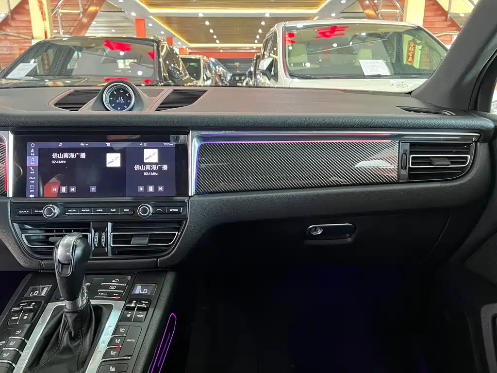 Porsche Macan 2019 — фото 10