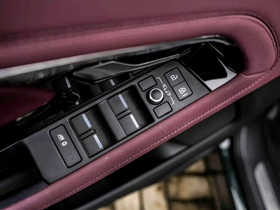 Land Rover Evoque 2024 — фото 21