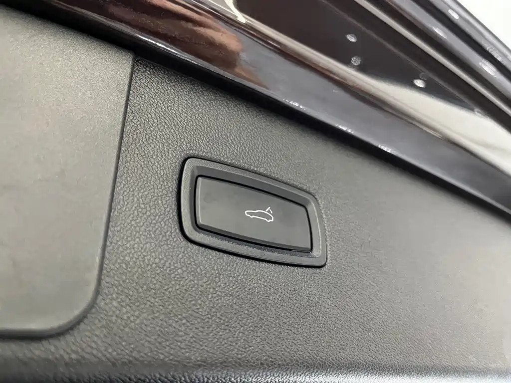 Porsche Cayenne 2018 — фото 25