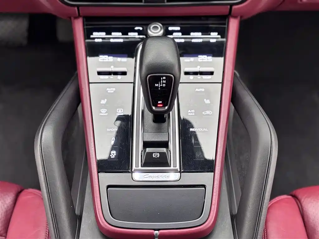 Porsche Cayenne 2018 — фото 19