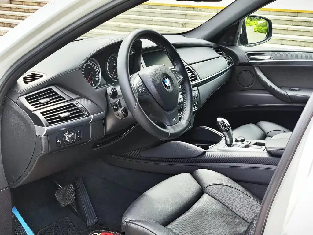 BMW X6 M 2013 — фото 24