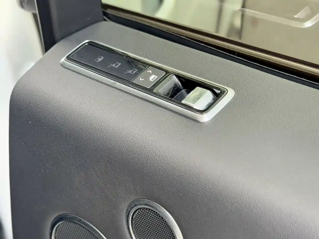 Land Rover Range Rover 2019 — фото 16