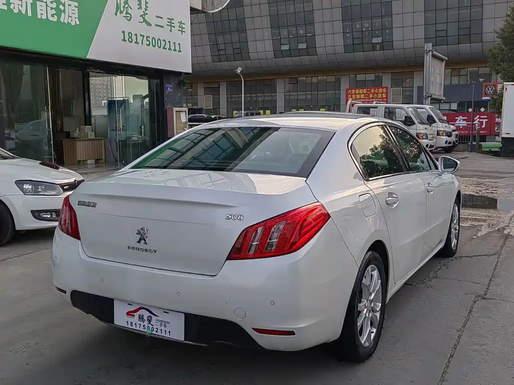 Peugeot 508 2015 — фото 11