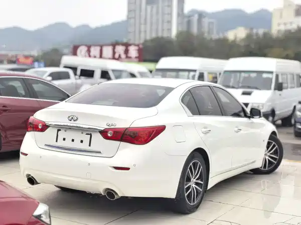 Infiniti Q50 2014