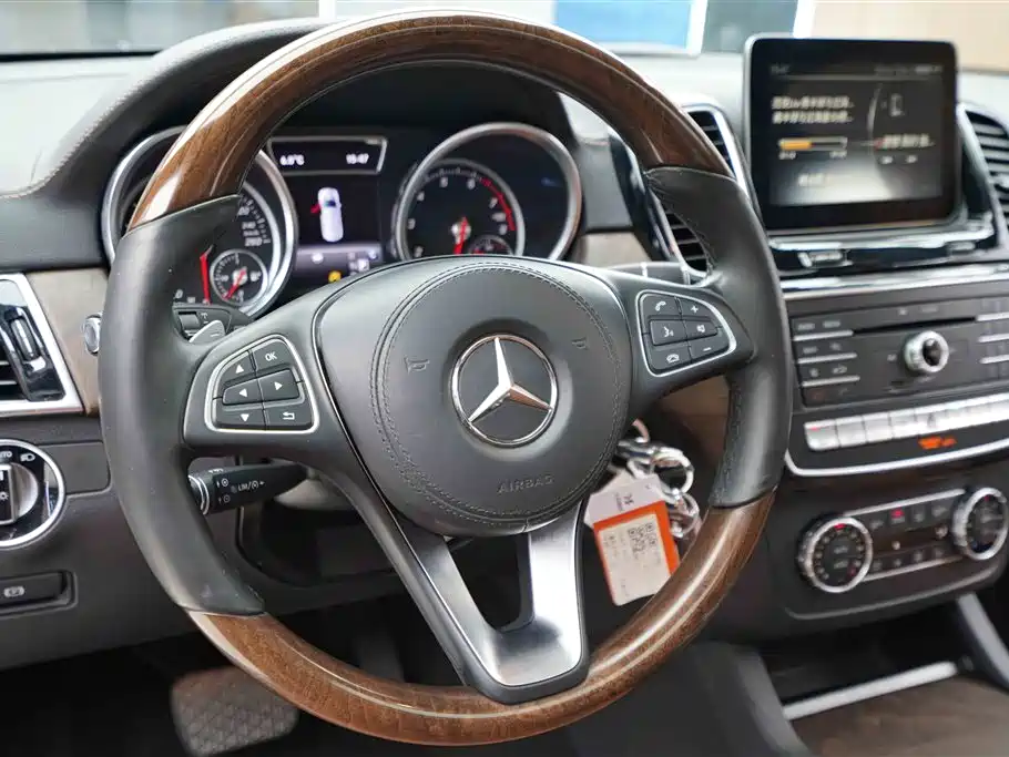 Mercedes-Benz GLS 2017 — фото 7