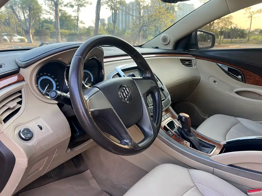 Buick LaCrosse 2012 — фото 16