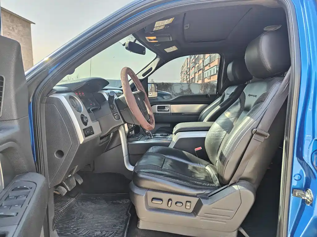 Ford F-150 Raptor 2014