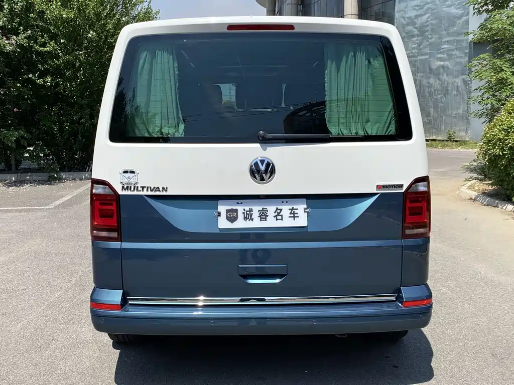 Volkswagen Multivan 2018 — фото 9
