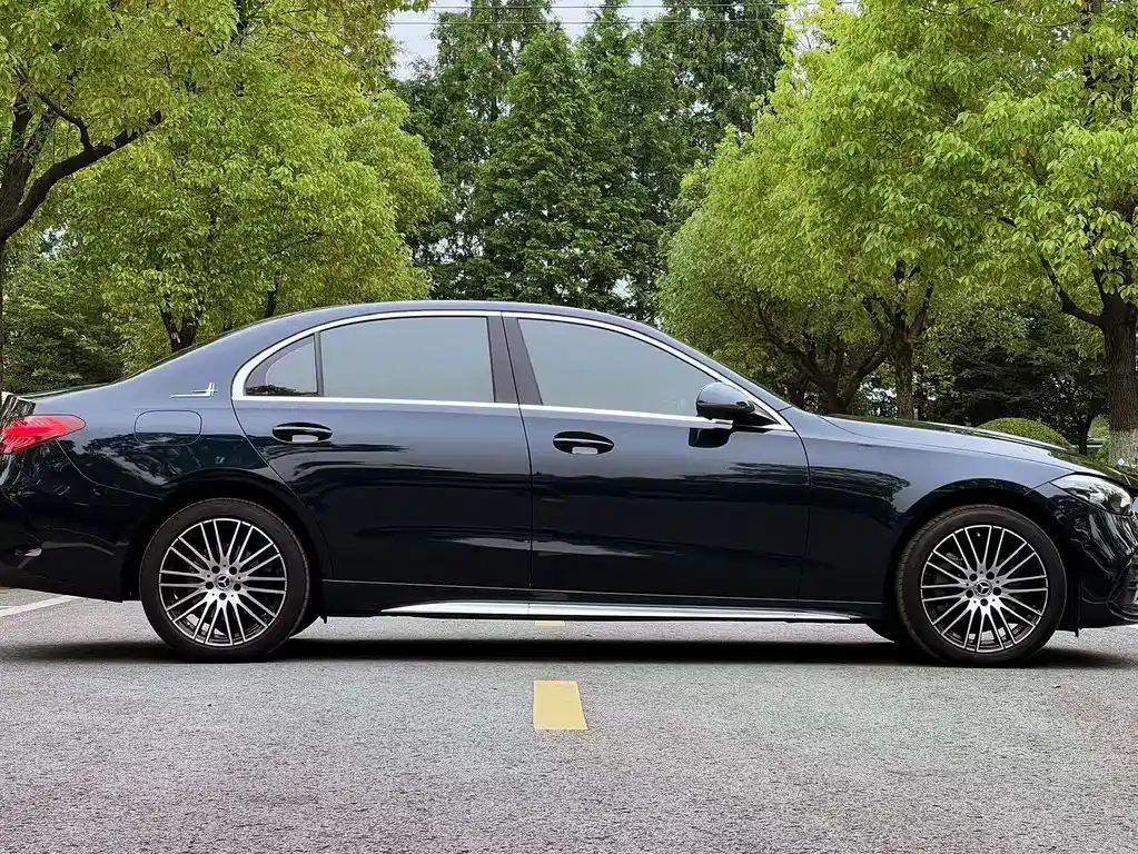 Mercedes-Benz C-Class 2023 — фото 4