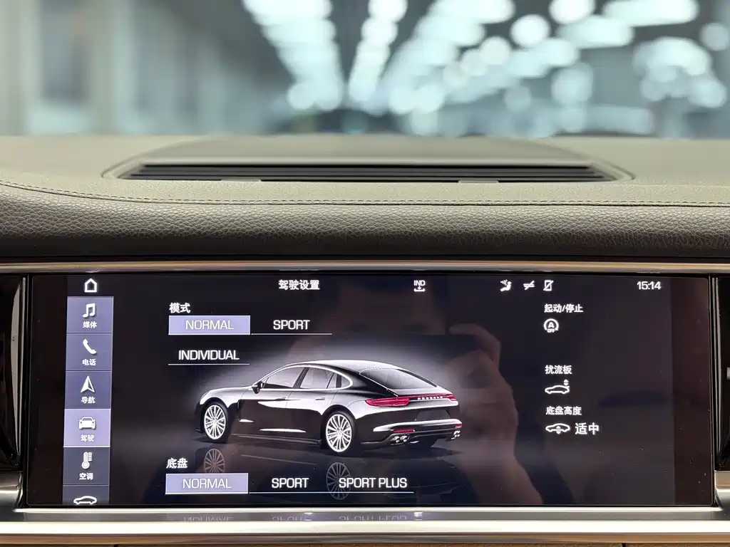 Porsche Panamera 2017 — фото 12