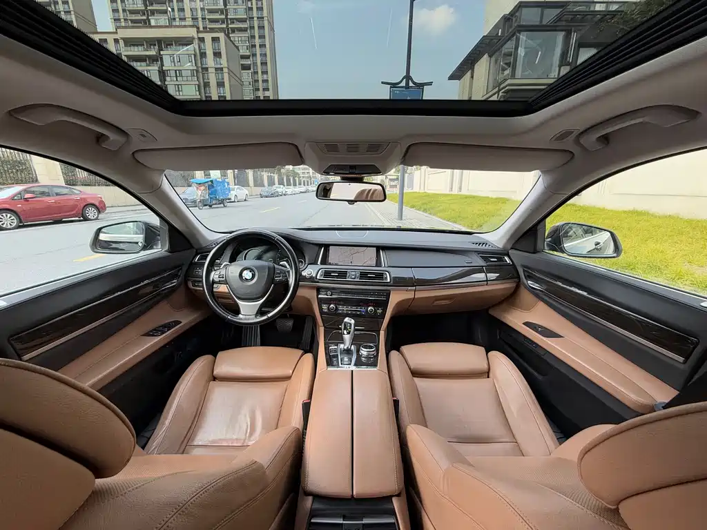 BMW 7 Series 2015 — фото 7