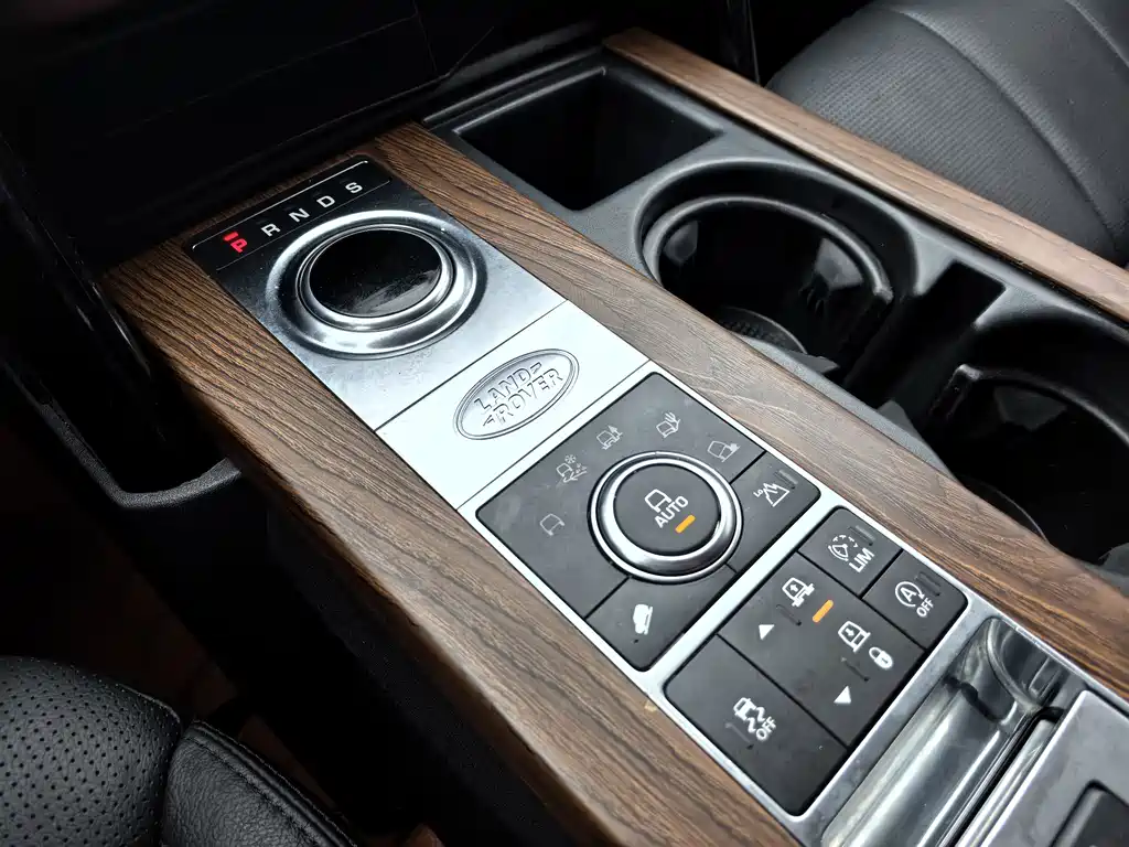 Land Rover Discovery 2019 — фото 15