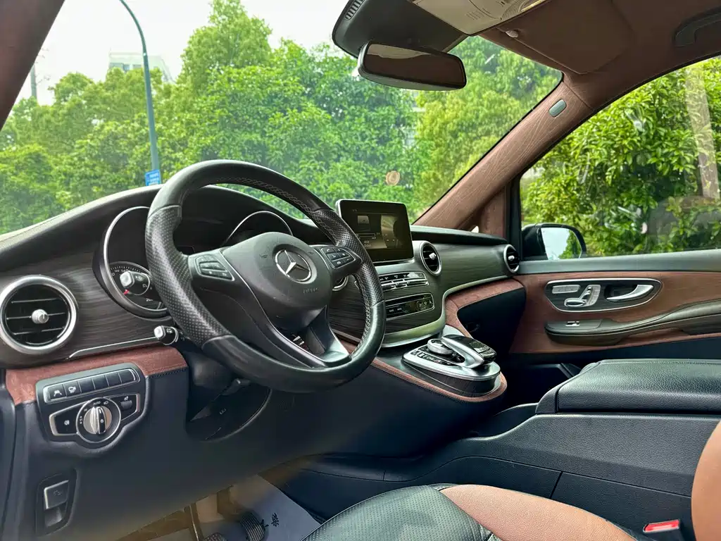 Mercedes-Benz V-Class 2019 — фото 4