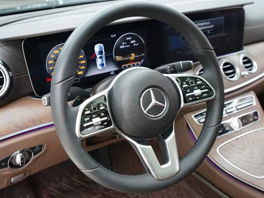 Mercedes-Benz E-Class 2017 — фото 8