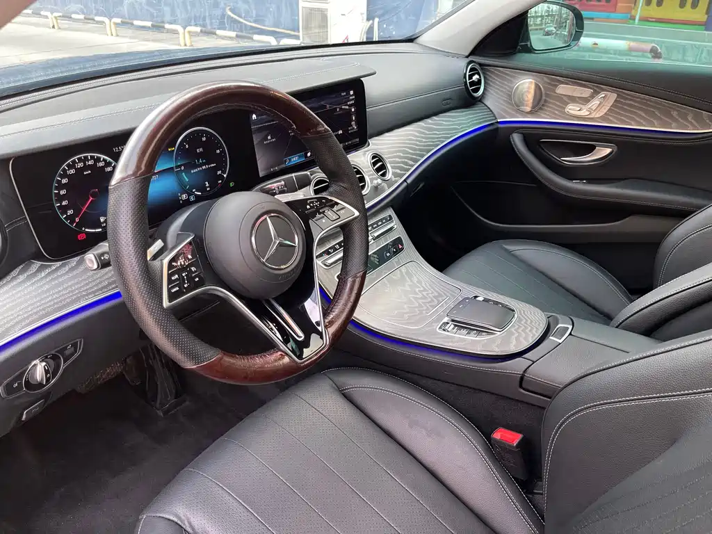 Mercedes-Benz E-Class 2022 — фото 12