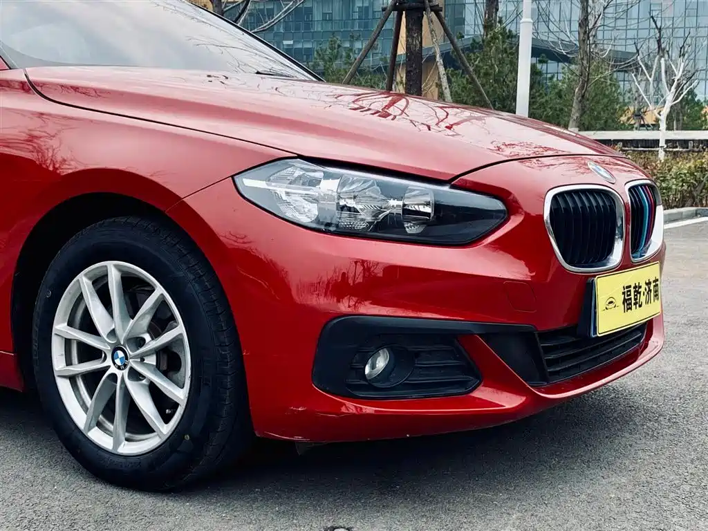 BMW 1 Series 2019 — фото 11