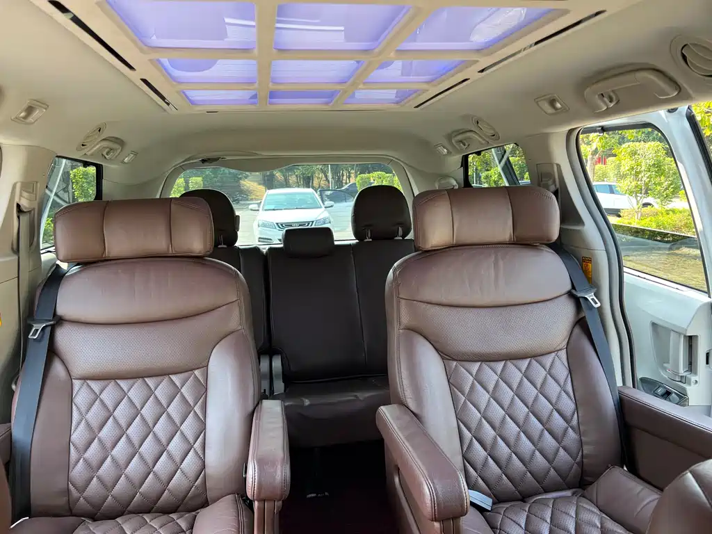 Toyota Sienna 2016 — фото 14
