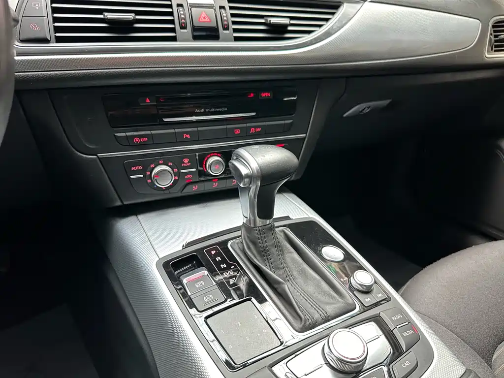Audi A6L 2015 — фото 17