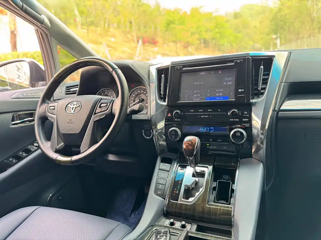 Toyota Alphard 2019 — фото 15