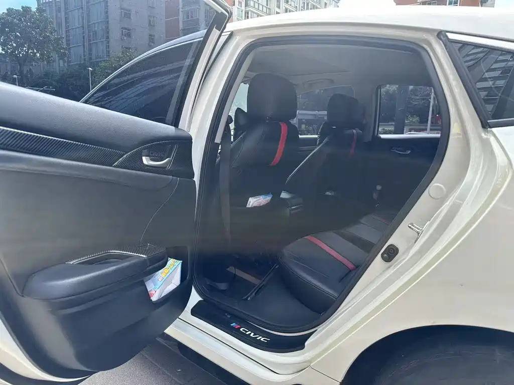 Honda Civic 2020 — фото 12