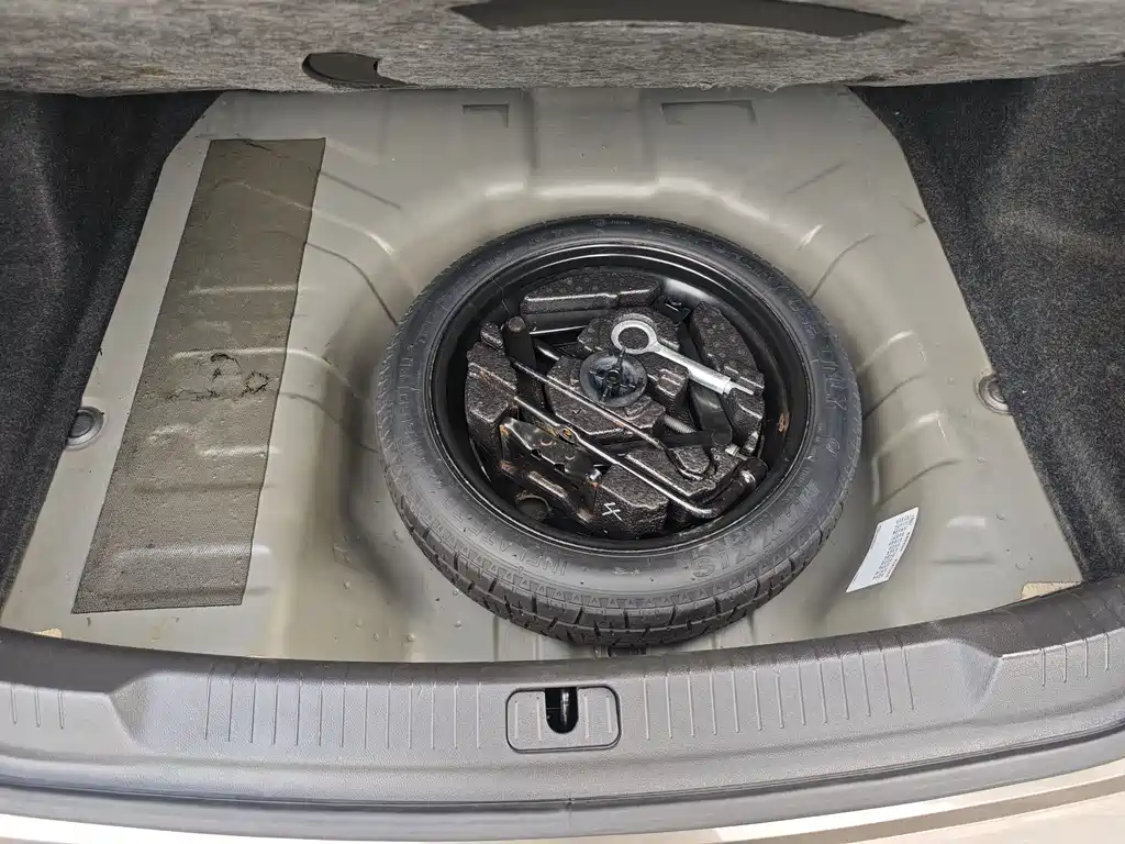 Buick Excelle 2015 — фото 23