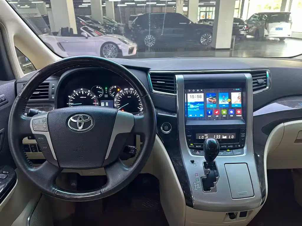 Toyota Alphard 2015 — фото 10