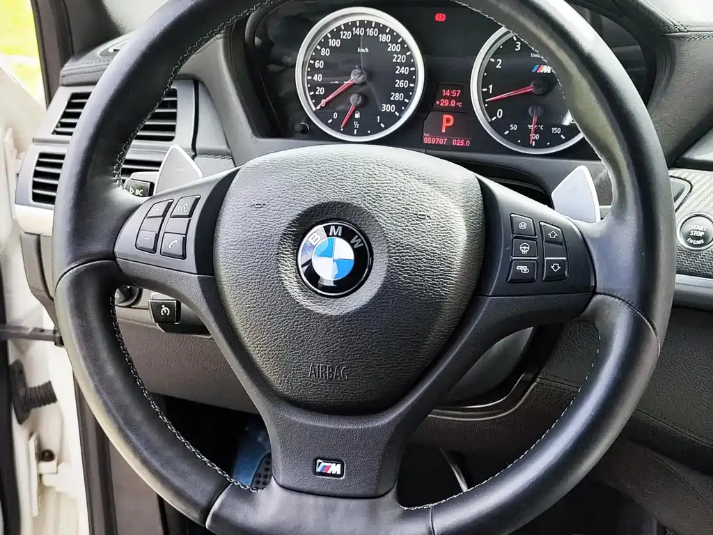 BMW X6 M 2013 — фото 21