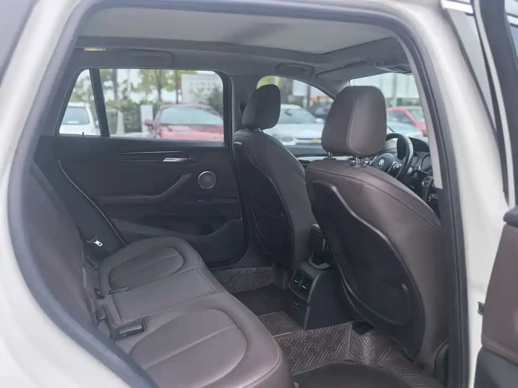 BMW X1 2021 — фото 12