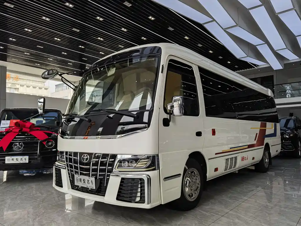 Toyota Coaster 2022 — фото 1