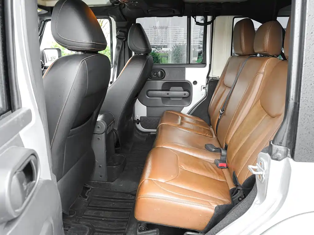 Jeep Wrangler 2008 — фото 19
