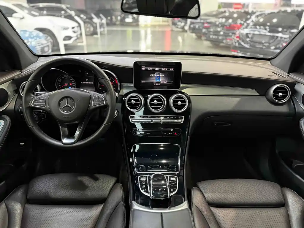 Mercedes-Benz GLC 2019 — фото 12