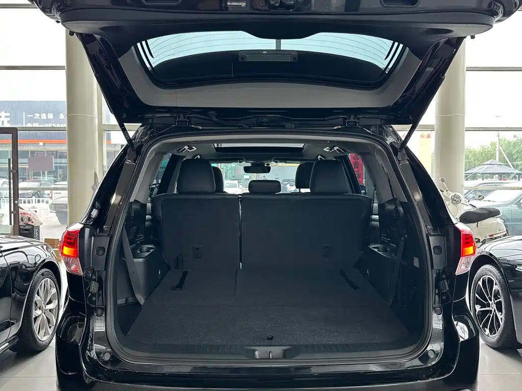 Toyota Highlander 2020 — фото 18