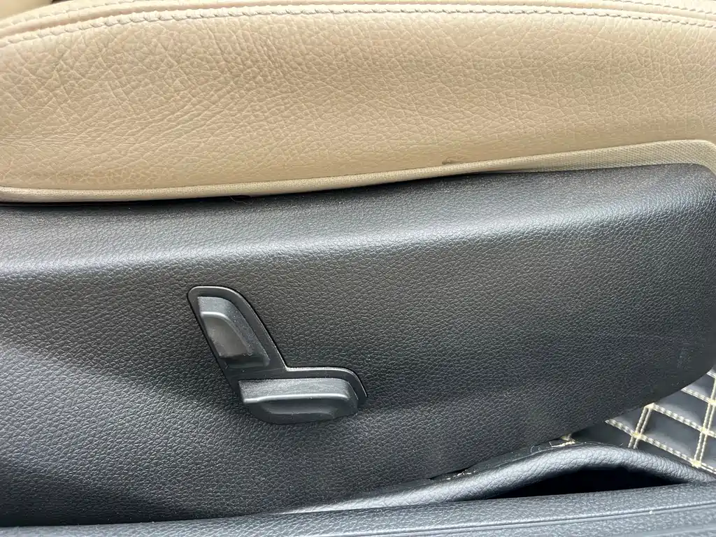 Mercedes-Benz C-Class 2012 — фото 17