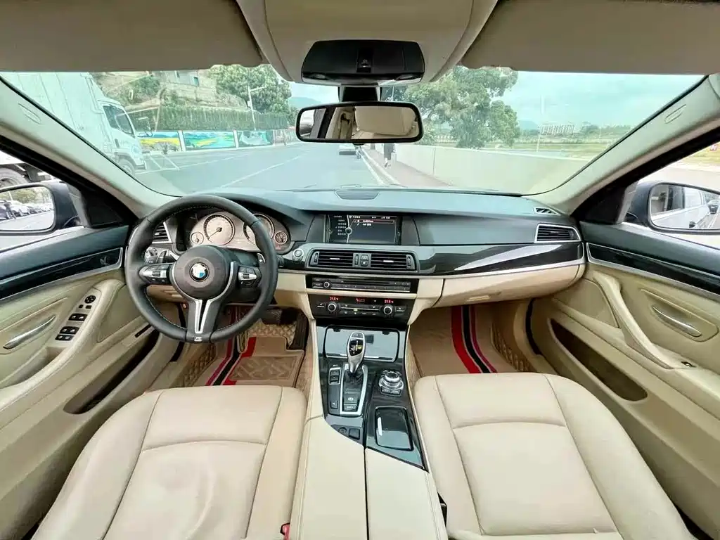 BMW 5 Series 2012 — фото 16