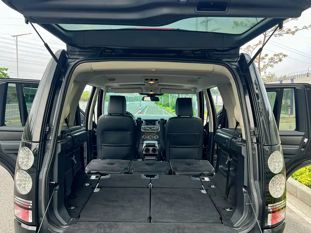 Land Rover Discovery 2015 — фото 12
