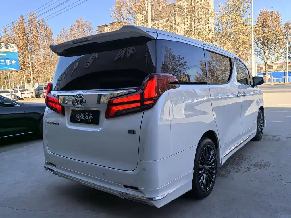 Toyota Alphard 2016 — фото 7
