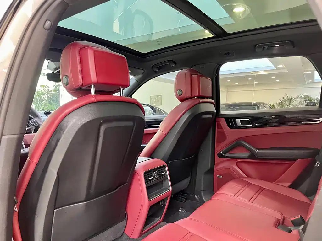 Porsche Cayenne 2019 — фото 10