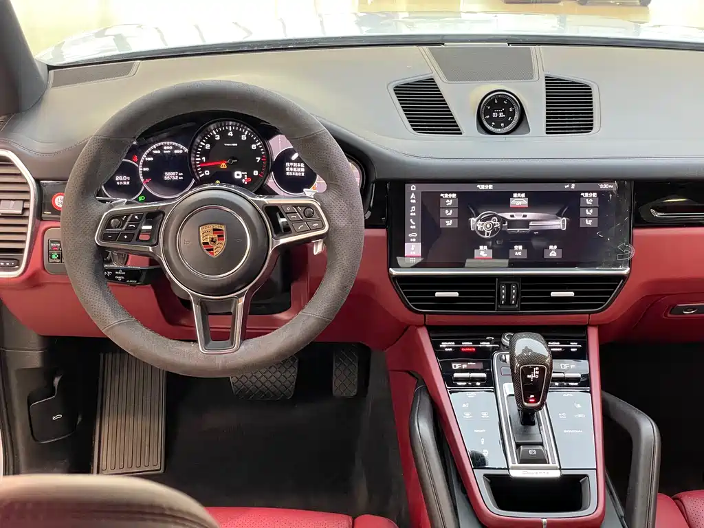 Porsche Cayenne 2019 — фото 18