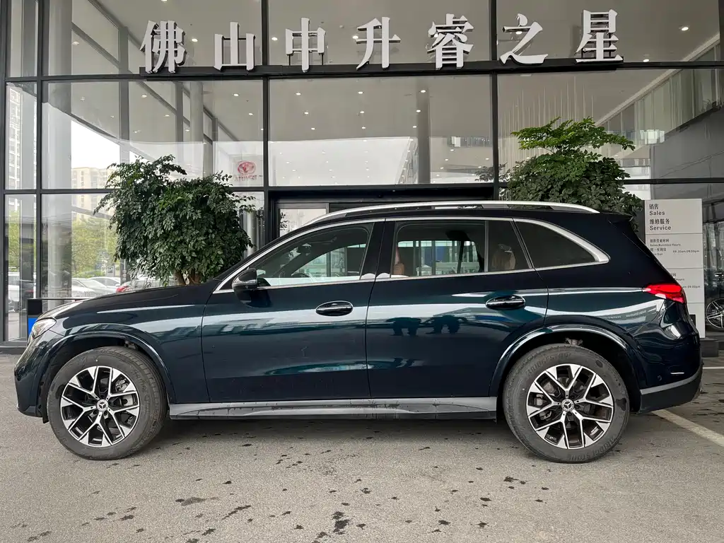 Mercedes-Benz GLC 2023