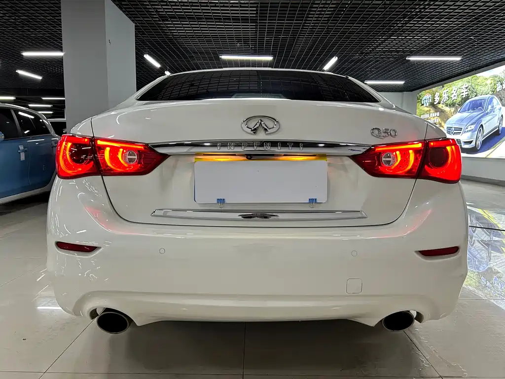 Infiniti Q50L 2016 — фото 7
