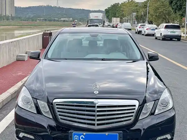 Mercedes-Benz E-Class 2010