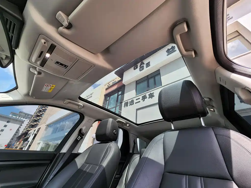 Land Rover Discovery Sport 2016 — фото 20