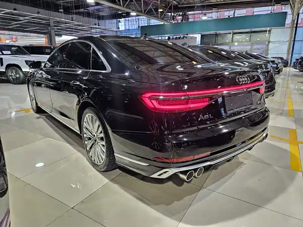 Audi A8 2022