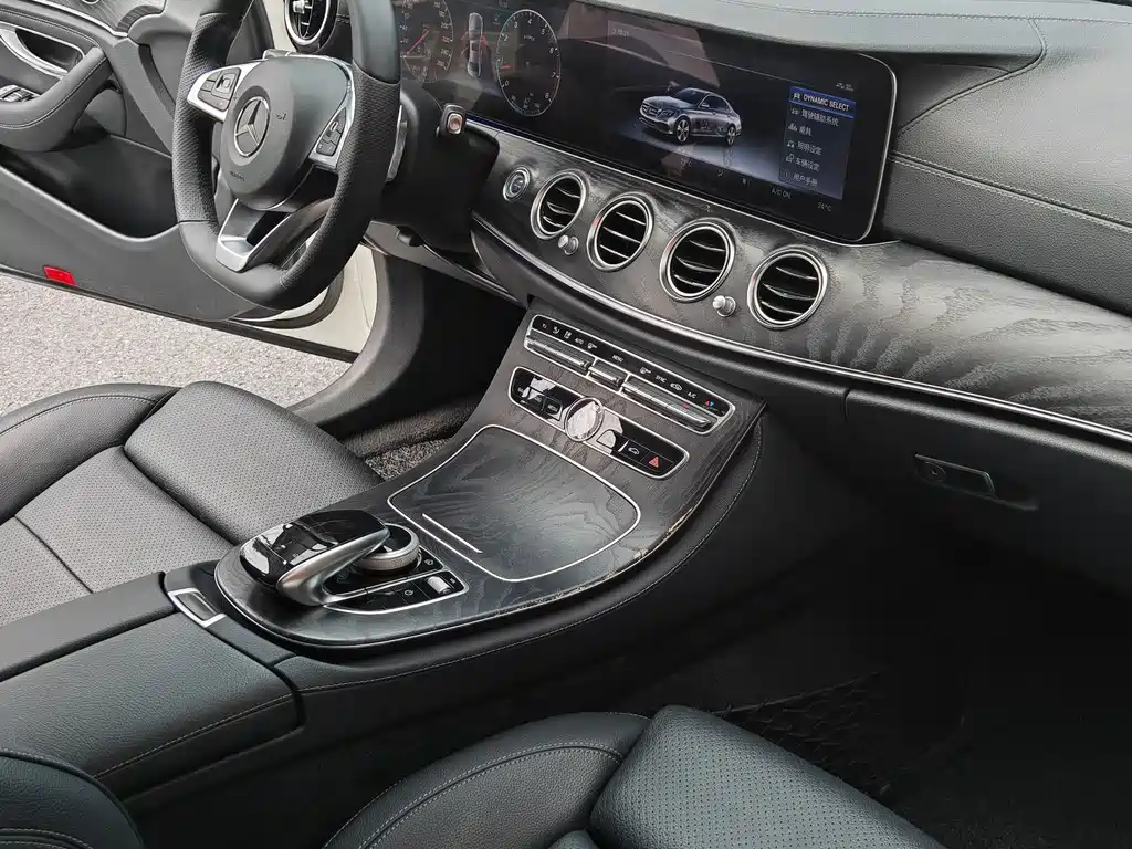 Mercedes-Benz E-Class 2018 — фото 15