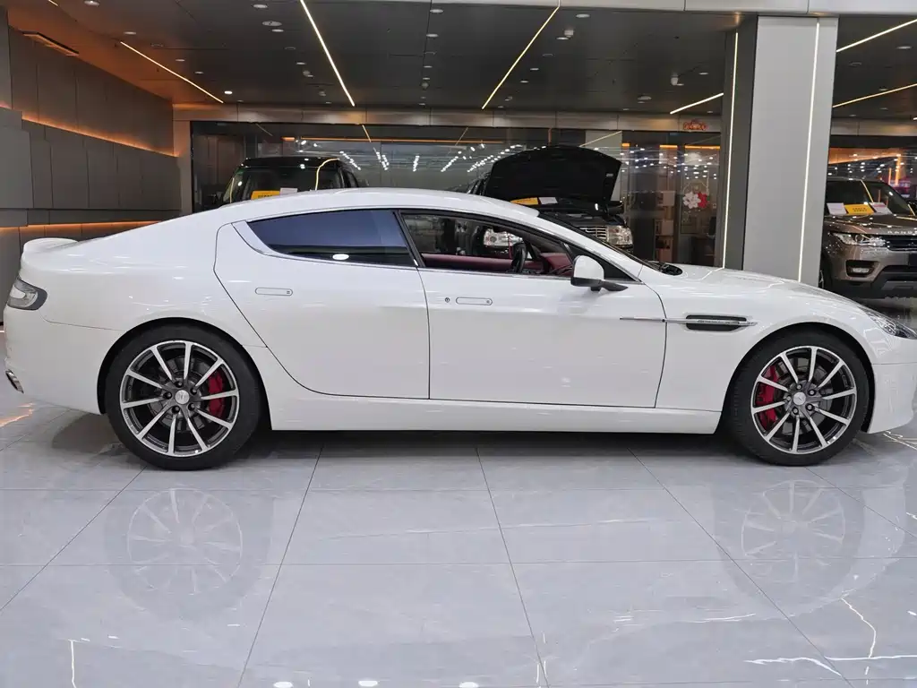 Aston Martin Rapide 2017 — фото 5