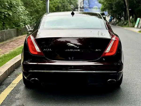 Jaguar XJ 2016