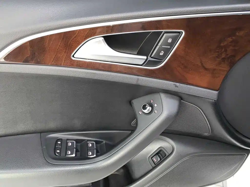 Audi A6L 2015 — фото 14